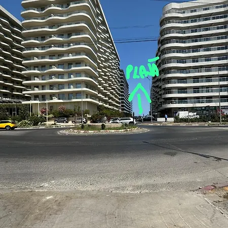 Grand * מאמאיה